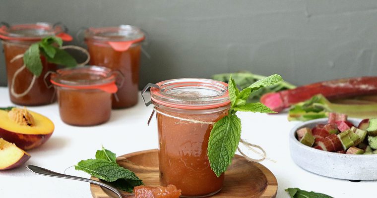Rhabarber-Marmelade mit Pfirsich