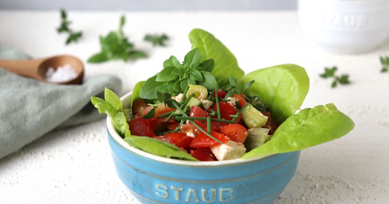 Frischer Salat mit Feta