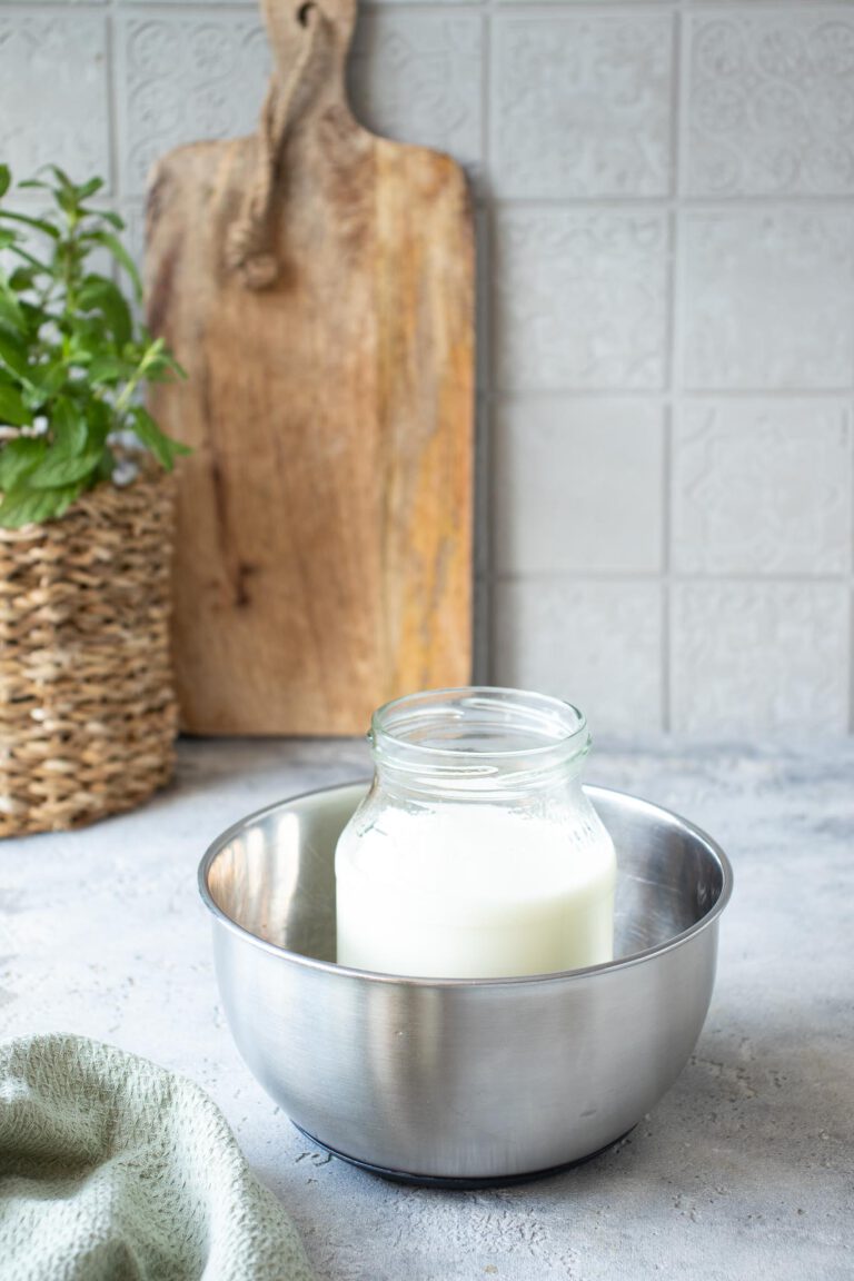 Selbstgemachter Joghurt mit Granola - Stylingkitchen
