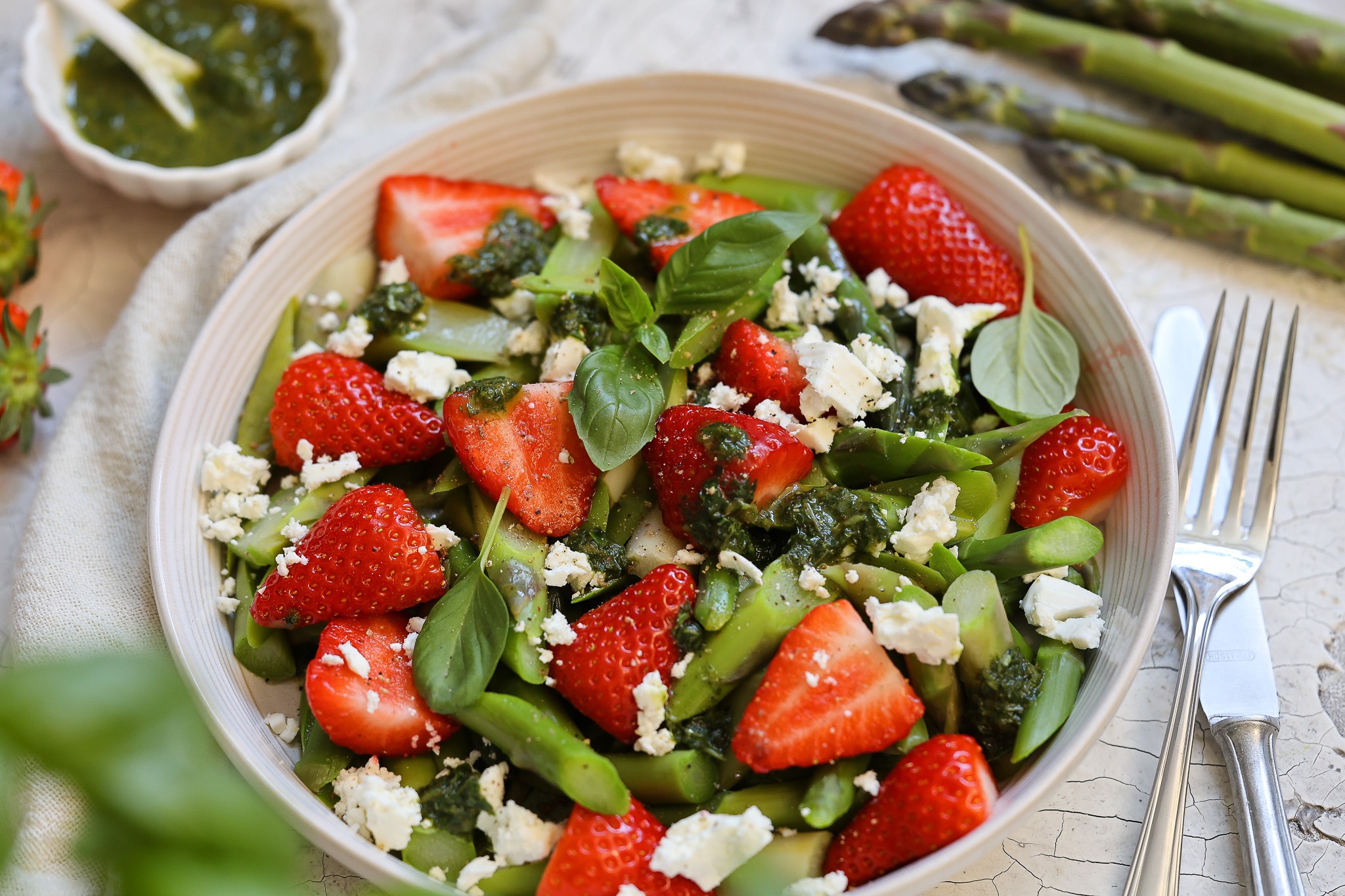 Spargel Erdbeer Feta Salat